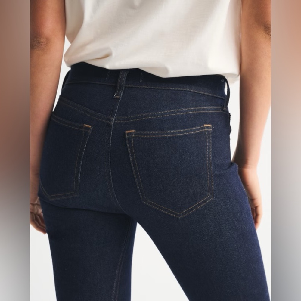 NWT A&F Mid Rise Bootcut Jeans - Picture 3 of 14